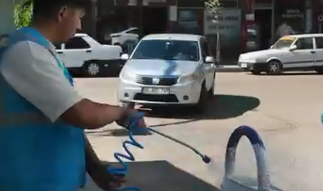 Boğazlıyan Belediyesi, çöp toplama araçlarına entegre edilen sistemle konteynerleri köpüklü