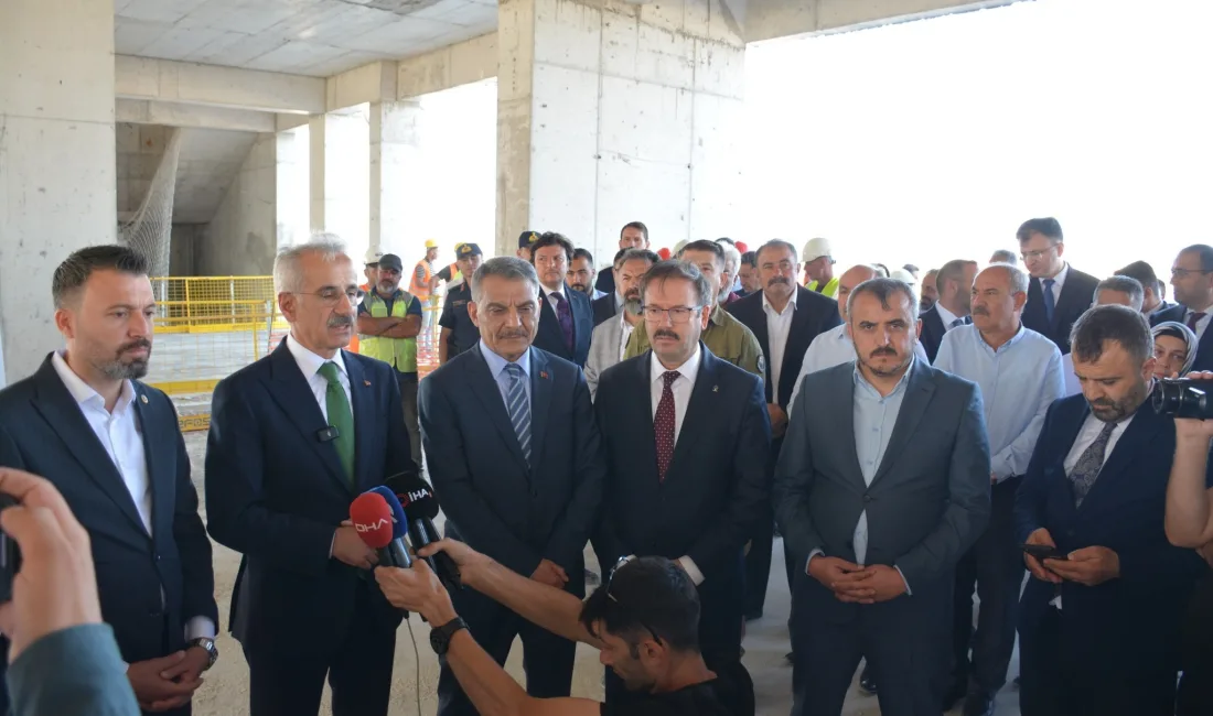 Ulaştırma ve Altyapı Bakanı Abdulkadir Uraloğlu, Yozgat Havalimanı inşaatını ziyaret
