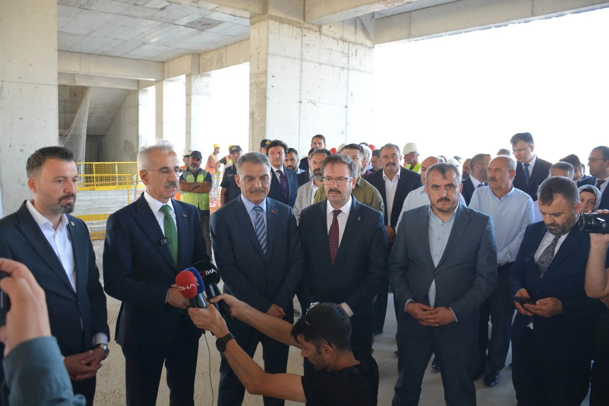 Ulaştırma ve Altyapı Bakanı Abdulkadir Uraloğlu, Yozgat Havalimanı inşaatını ziyaret