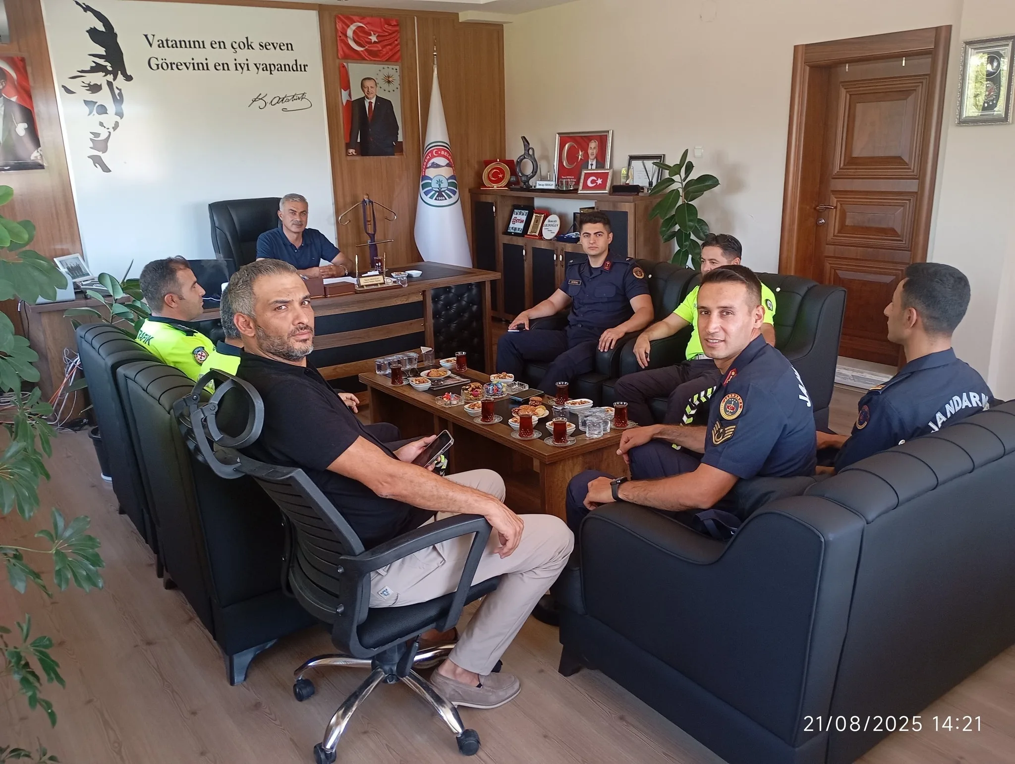 Ovakent Belediye Başkanı Tuncay Erdoğan, beldenin huzuru için çalışan bölük