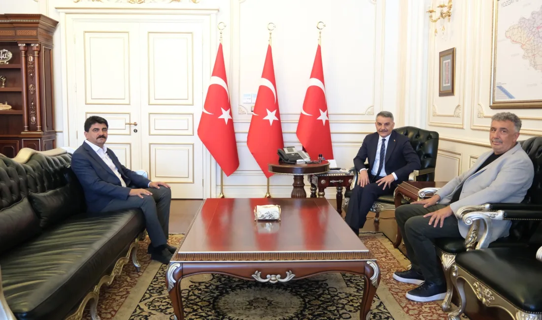 Sırçalı Belediye Başkanı Mustafa Parlak ve MHP İlçe Başkanı Celalettin
