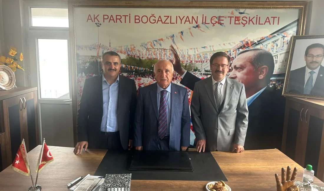 Eski Adalet Bakanı Cemil Çiçek, Milli Eğitim Bakan Yardımcısı M.