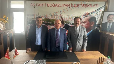 Eski Adalet Bakanı Cemil Çiçek, Milli Eğitim Bakan Yardımcısı M.