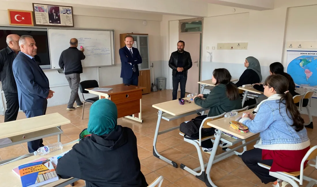 Boğazlıyan Kaymakamı Aydın Yanık, İlçe Milli Eğitim Müdürü Mustafa Şimşek