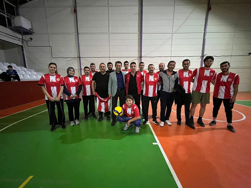 Boğazlıyan Kaymakamlığı tarafından düzenlenen kurumlar arası voleybol turnuvası, çekişmeli maçlarla