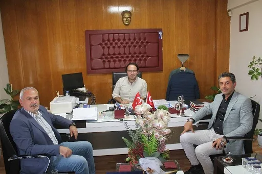 Başkan Coşar’dan Kurum Ziyaretleri Boğazlıyan Belediye Başkanı Gökhan Coşar, Karayolları ve Vergi Dairesi müdürlerini