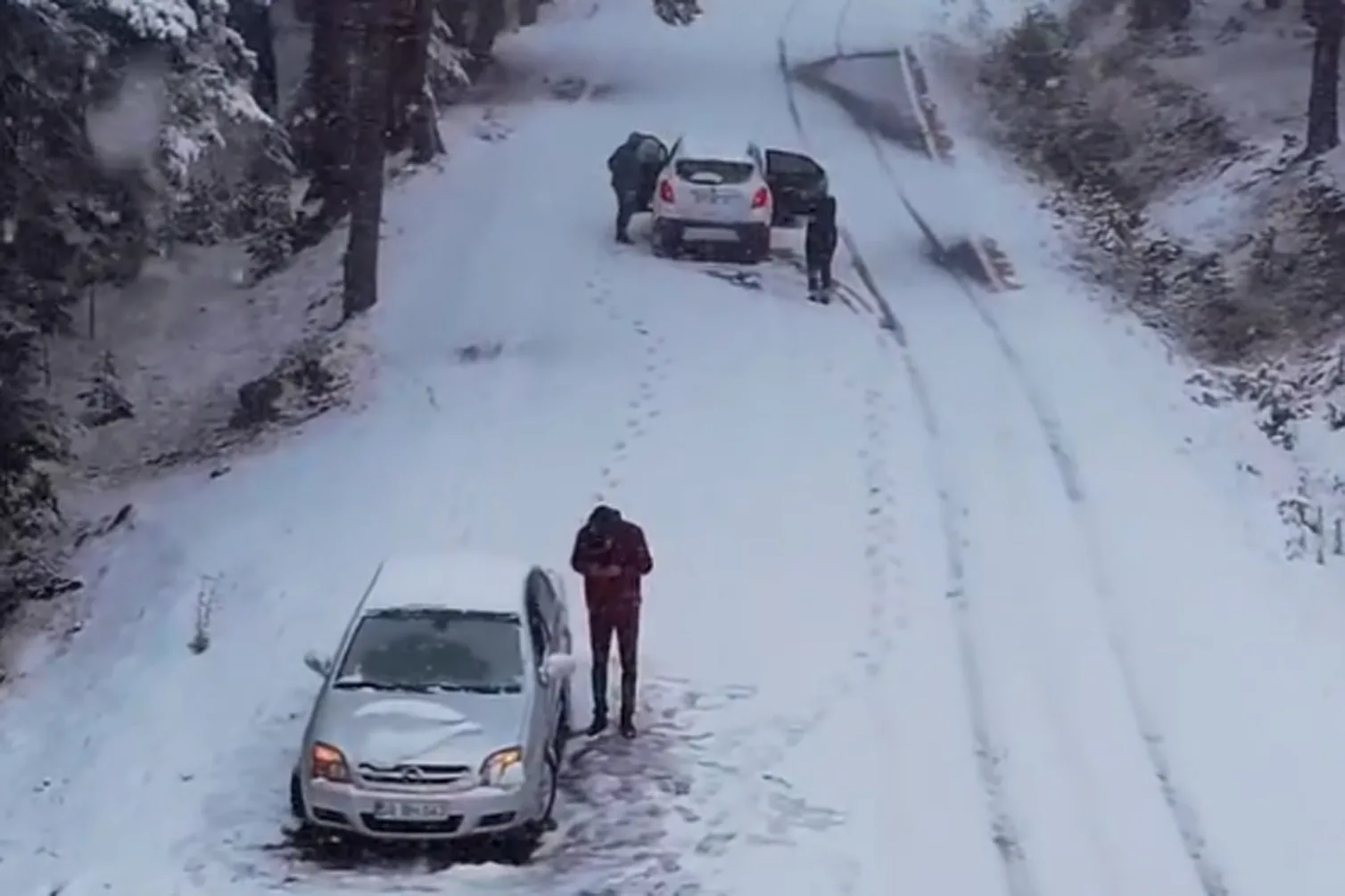 Yozgat’ta yılın ilk karı Akdağmadeni ilçesine düştü, doğa beyaz örtüyle