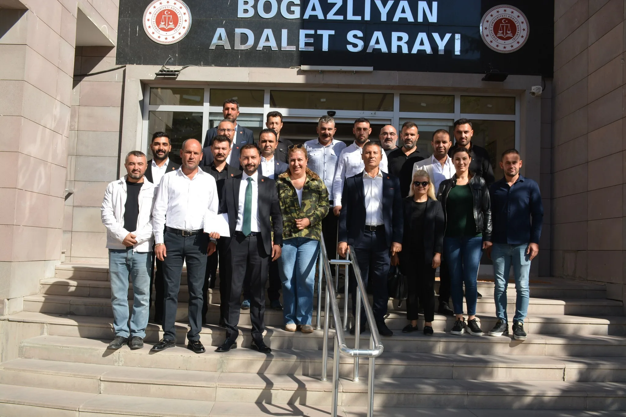 CHP Boğazlıyan İlçe Başkanlığı'na seçilen Mert Ertekin, mazbatasını alarak yeni