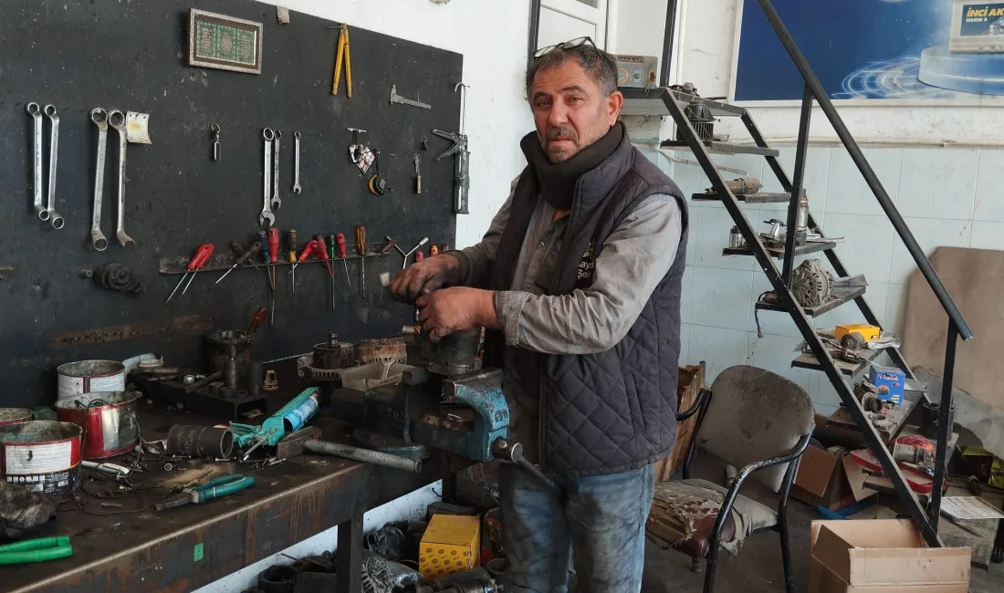 Boğazlıyan’da 35 yıldır oto elektrik hizmeti veren Musa Koç, hem
