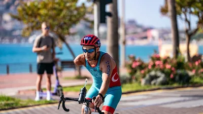 Yozgatlı milli sporcu Rahmi Ersoy, 34. Uluslararası Alanya Triatlonu’nda Para