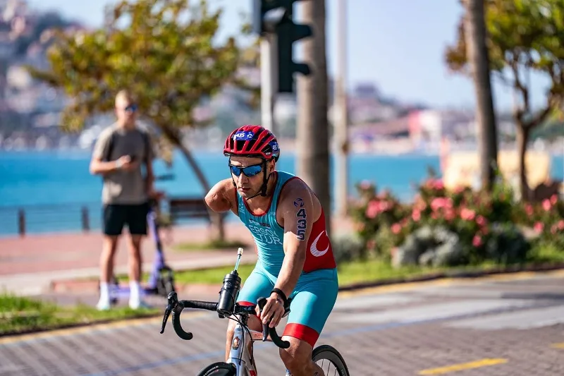 Yozgatlı Rahmi Ersoy Para Triatlon’da Milli Sporcu Oldu Yozgatlı milli sporcu Rahmi Ersoy, 34. Uluslararası Alanya Triatlonu’nda Para