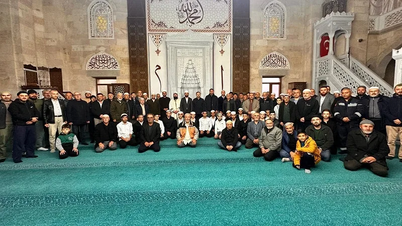 Boğazlıyan’da Sabah Namazı Buluşması Coşkuyla Gerçekleşti Boğazlıyan Merkez Camii’nde düzenlenen Sabah Namazı Buluşması’na Kayseri’den gelen misafir