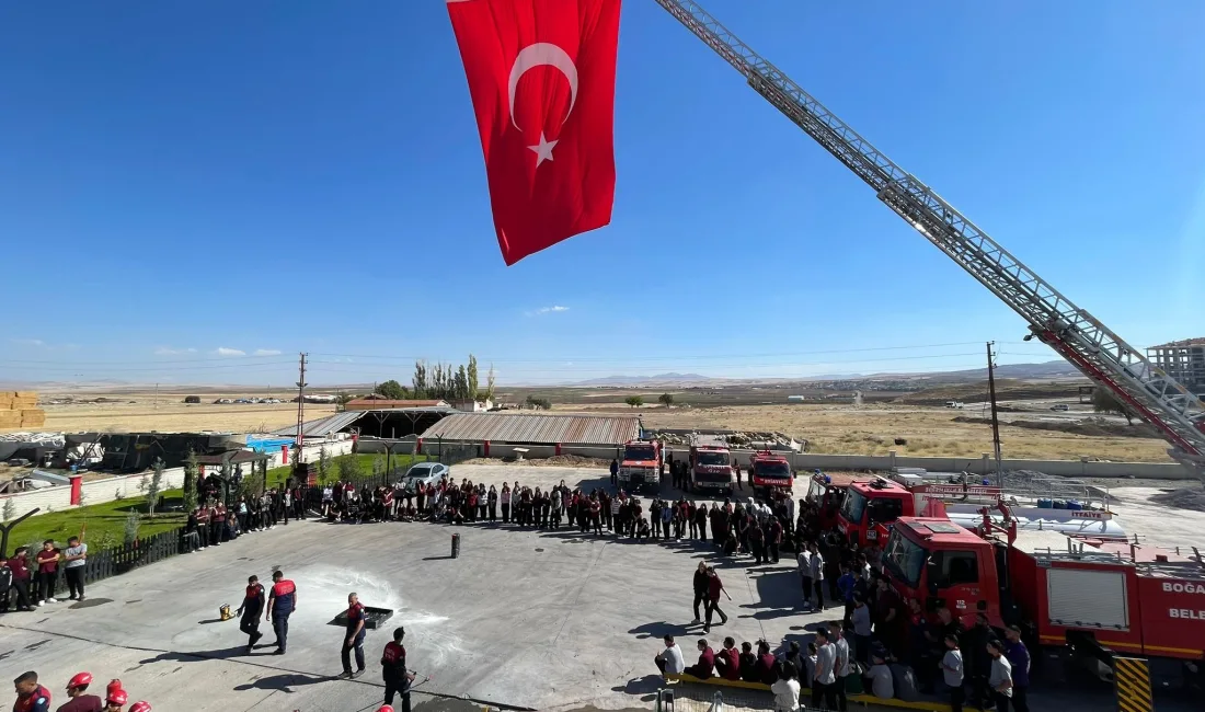 Boğazlıyan Anadolu Lisesi ve Cumhuriyet İlkokulu’nda, Boğazlıyan İtfaiyesi tarafından yangın