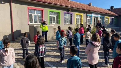 Boğazlıyan İlçe Jandarma Komutanlığı Trafik Timi, Uzunlu Beldesi İlkokulu öğrencilerine