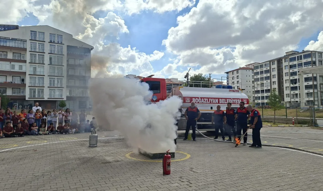 Okul Müdürü Duran Akdoğan, başarılı geçen tatbikat sonrası Başkan Gökhan