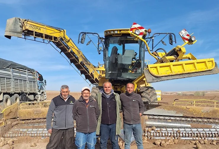 Başhoroz Köyü Muhtarı Mustafa Çakmak, 2025 pancar söküm sezonunun başarıyla