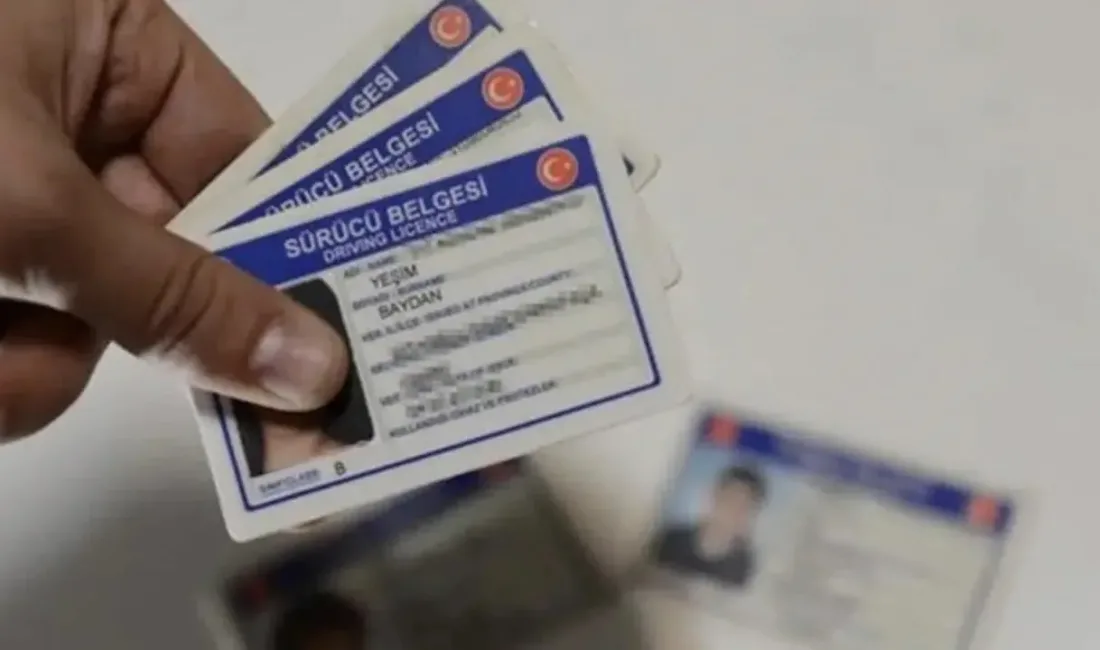 31 Ekim 2025 itibarıyla eski tip ehliyetler geçersiz sayılacak. Bu