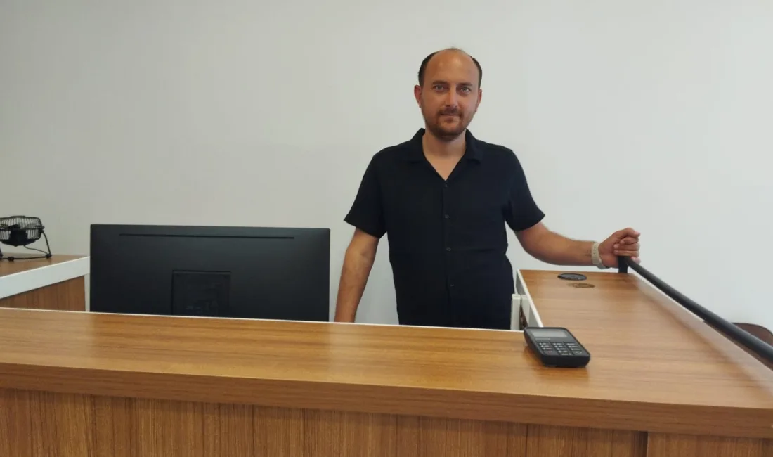 Sarraflar Caddesi’nde hizmet veren OIL PARK Büyükler Giyim Mağazası, kış