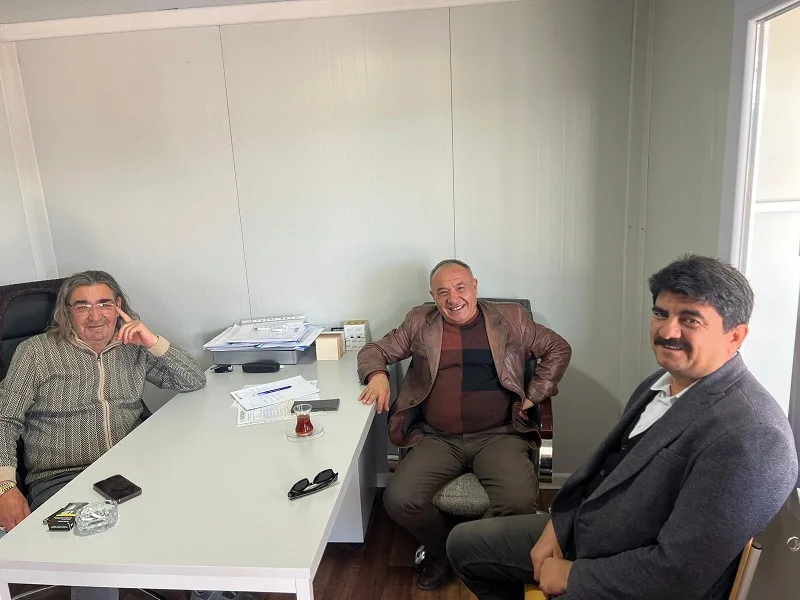 Sırçalı Belediye Başkanı Mustafa Parlak, ME-HA Tarım’ın sahibi Hakkı İl