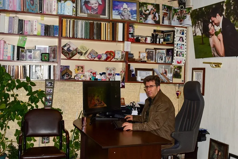 Boğazlıyan’da 37 yıldır fotoğrafçılık yapan Uğur Zararsız, teknolojiye ayak uydurarak