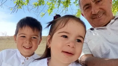 Sırçalı Kasabası’nda yıllardır hizmet veren İzzet Çevik, market işletmeciliğinin yanı