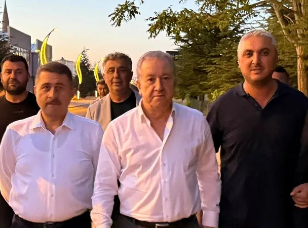 MHP İlçe Yönetim Kurulu Üyesi Tuna Çetin, partisinin yolunun menfaat