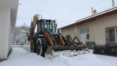Belediye Başkanı Gökhan Coşar, tüm ekip ve ekipmanlarla sahada olduklarını