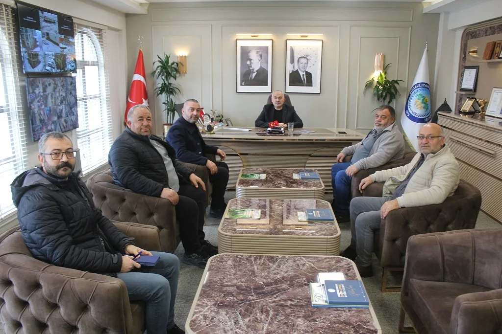 Boğazlıyan Karayolu Yük Taşıma Kooperatifi Başkanı Yasin Ersoy ve yönetimi,