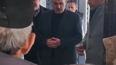 Boğazlıyan Belediye Başkanı Gökhan Coşar, yangın çıkan evin sahibi Aziz