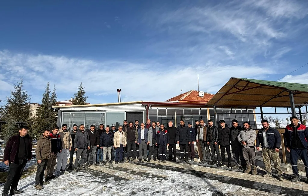 Boğazlıyan Belediye Başkanı Gökhan Coşar, Park ve Bahçeler Müdürlüğü personeliyle