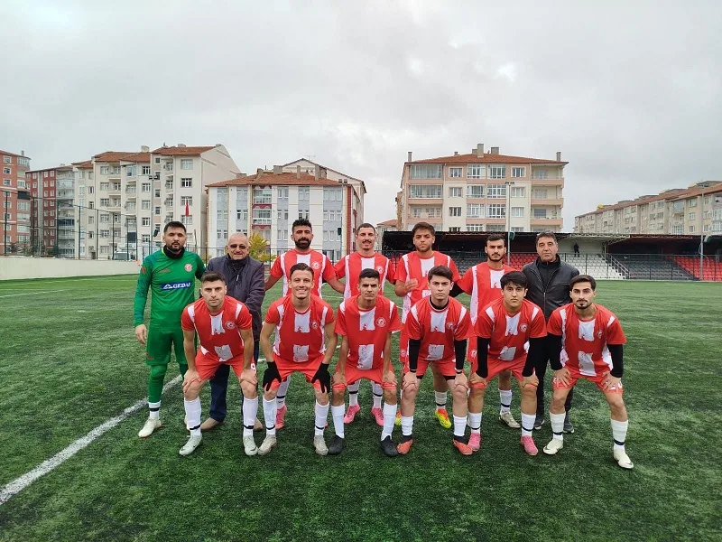 Boğazlıyan Belediyesi Sağlıkspor, Yozgat Esnafspor ile sahasında oynadığı maçtan 2-2