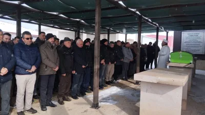 Merhume Şerife Demircan, öğle namazına müteakip kılınan cenaze namazının ardından