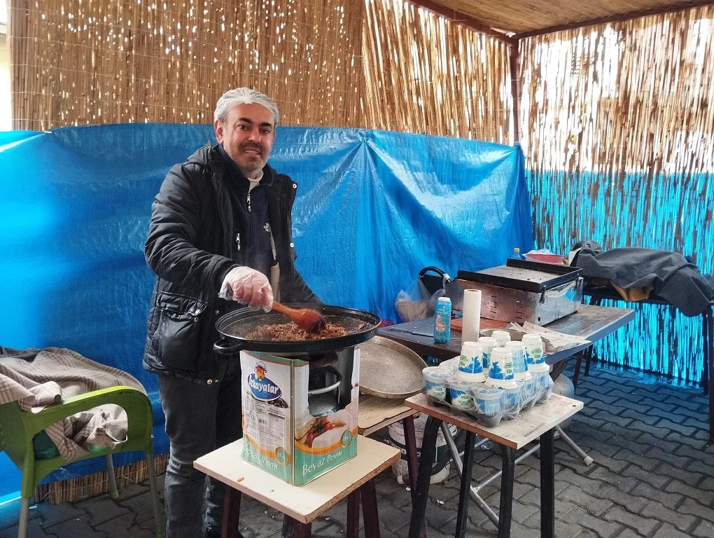 Girişimci Turgay Ünal, Ünal Gıda markasıyla yeni iş yerini açarak