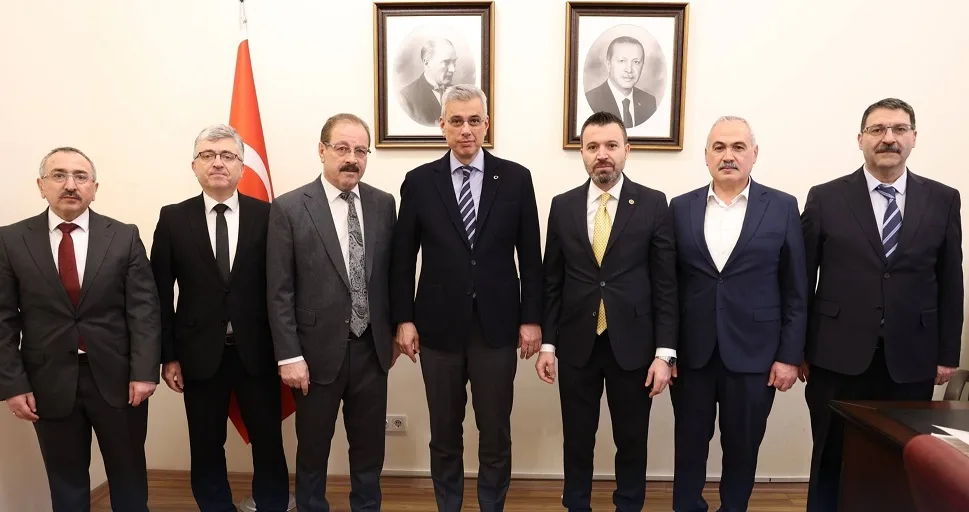 Boğazlıyan Belediye Başkanı Gökhan Coşar ve beraberindeki heyet, Sağlık Bakanı