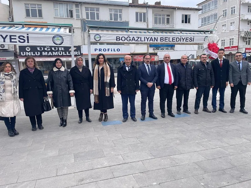 Boğazlıyan Vergi Dairesi Müdürlüğü tarafından düzenlenen 37. Vergi Haftası, çelenk