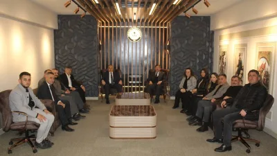 Gökhan Coşar, Hasan Kandemir ve AK Parti teşkilat mensuplarını belediyede