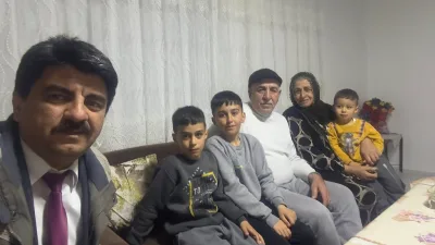 Belediye Başkanı Mustafa Parlak, Ramazan ayı boyunca kasaba sakinlerini ziyaret