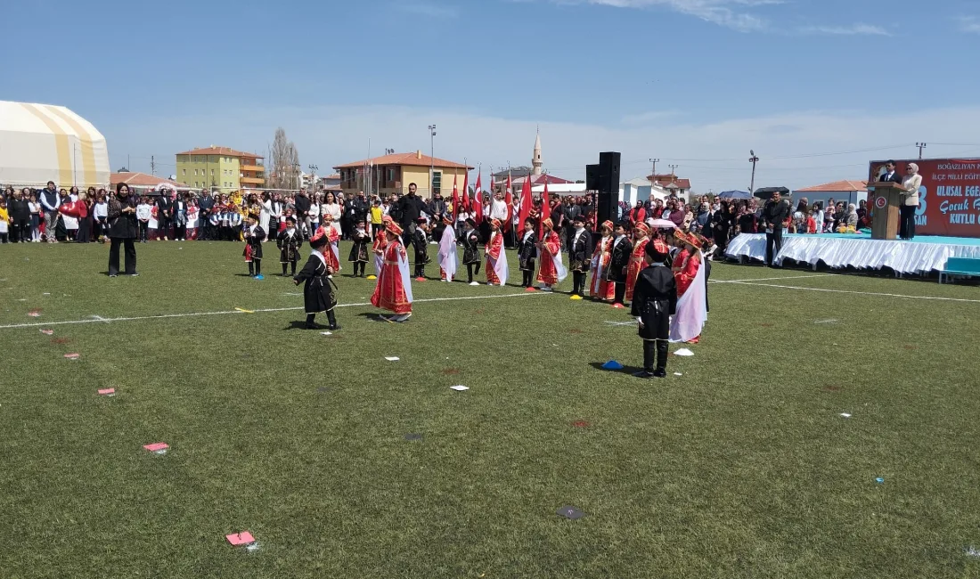 Boğazlıyan’da 23 Nisan Ulusal Egemenlik ve Çocuk Bayramı, çelenk sunma