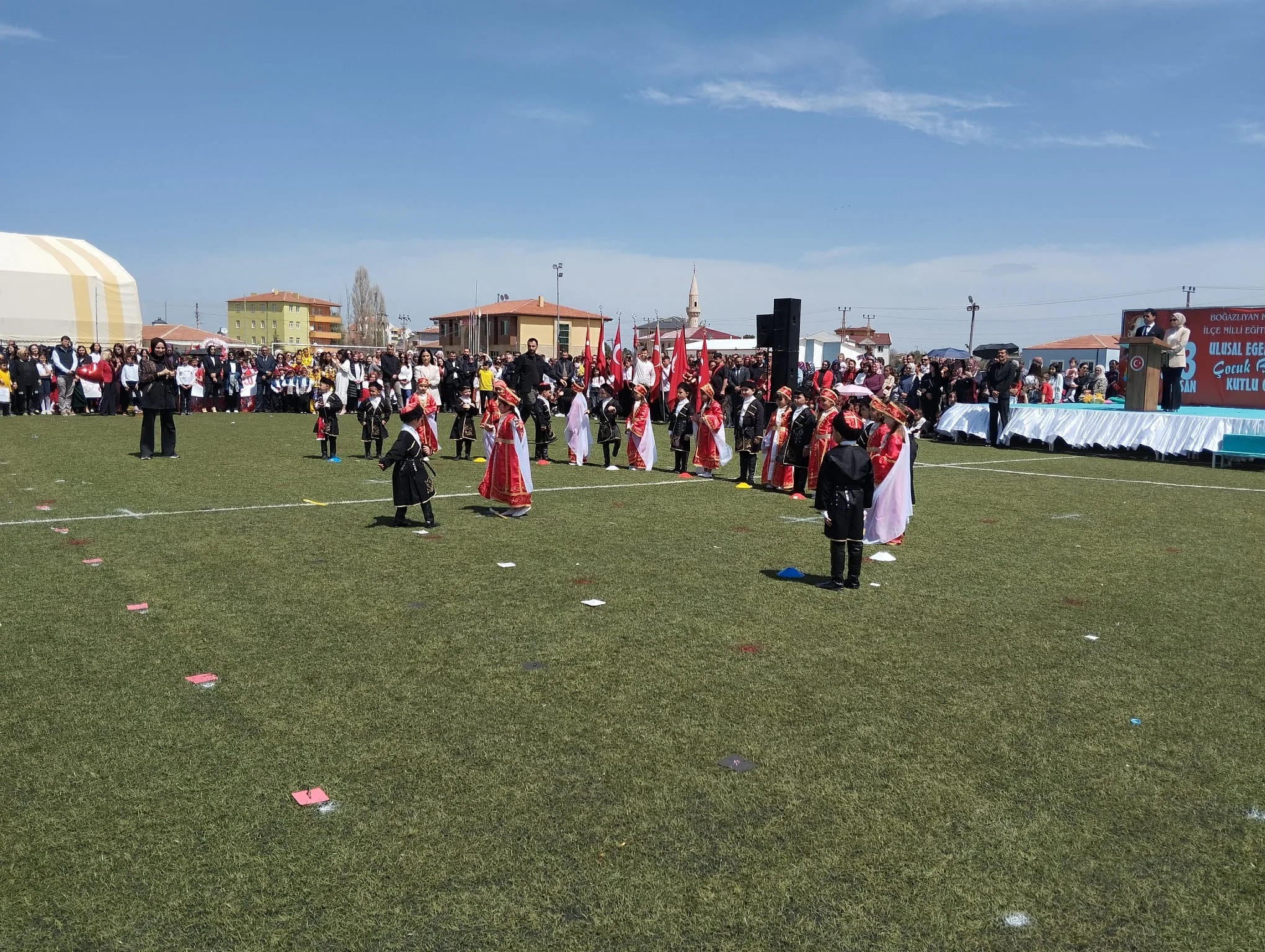 Boğazlıyan’da 23 Nisan Ulusal Egemenlik ve Çocuk Bayramı, çelenk sunma