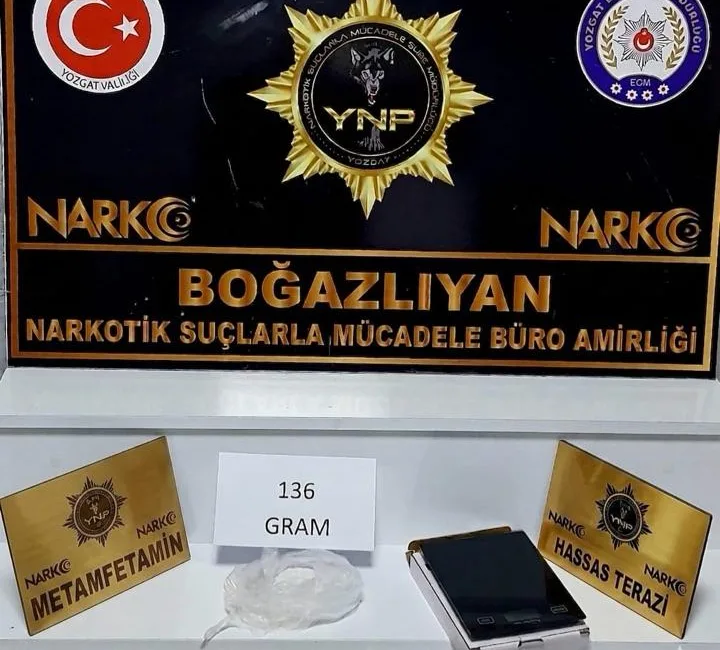 Boğazlıyan’da narkotik ekiplerinin düzenlediği operasyonda 2 şüpheli yakalanarak tutuklandı.