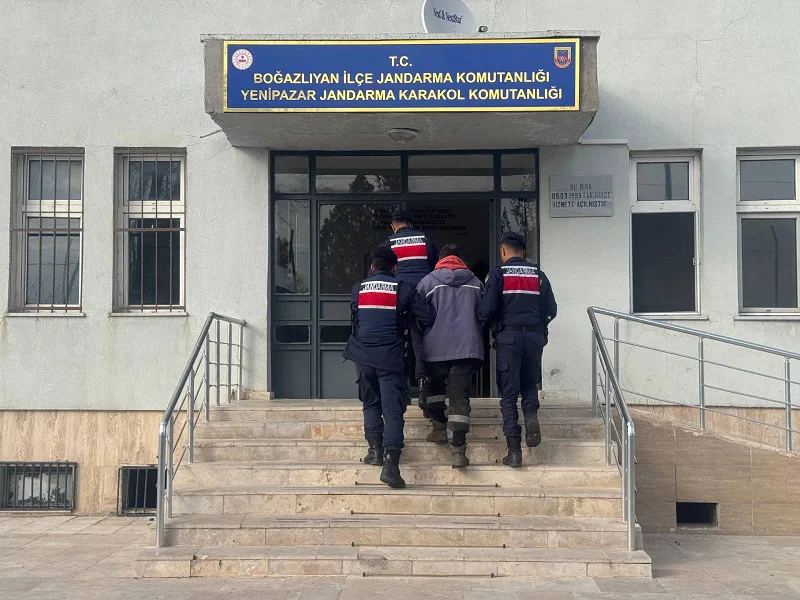 Yozgat İl Jandarma Komutanlığı ekipleri, aranan şahıslara yönelik operasyonlarda 3
