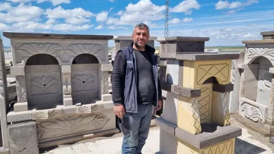 Boğazlıyan’da faaliyet gösteren Laloğlu Doğaltaş, Eyüphan Bozlar’ın ustalığında mermer işçiliğinde