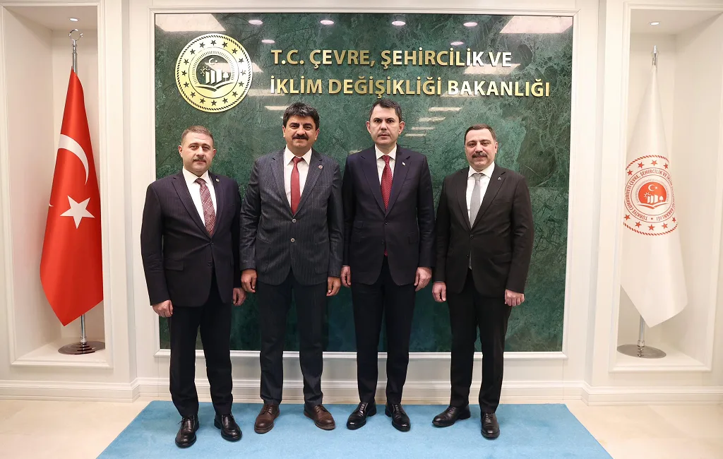 Sırçalı Belediye Başkanı Mustafa Parlak, MHP heyetiyle birlikte Bakan Murat