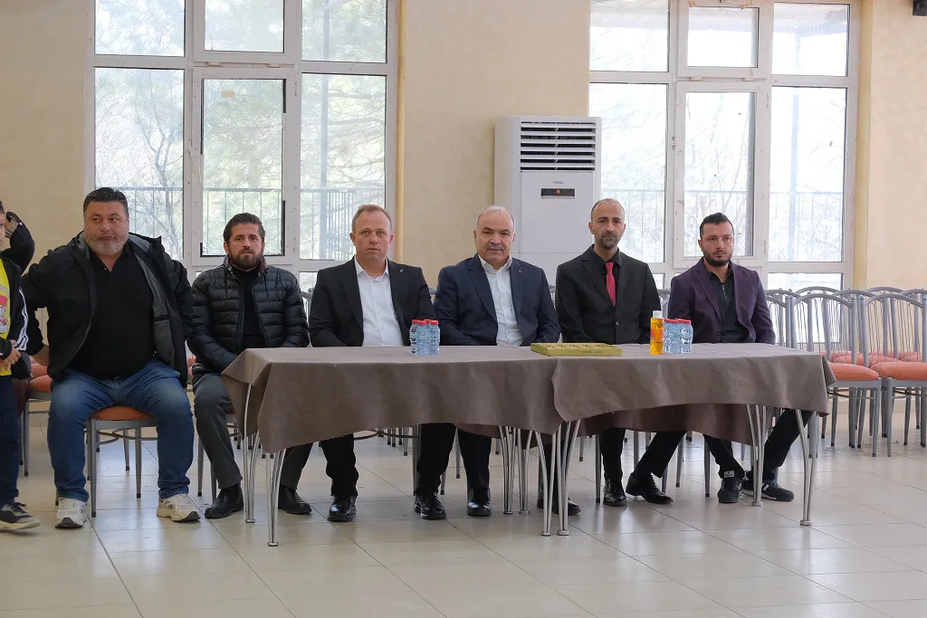 Uzunlu’da 23 Nisan Ulusal Egemenlik ve Çocuk Bayramı, yoğun katılımla