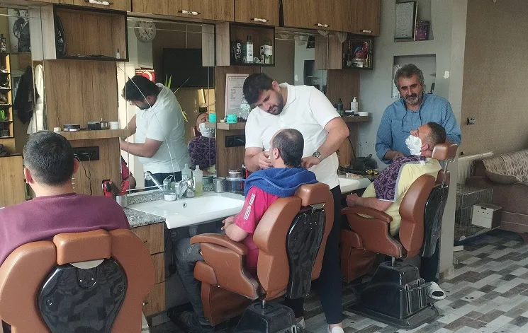 Durmuş Karakoç, yaklaşan Kurban Bayramı nedeniyle yaşanan yoğunluk dolayısıyla kuaför