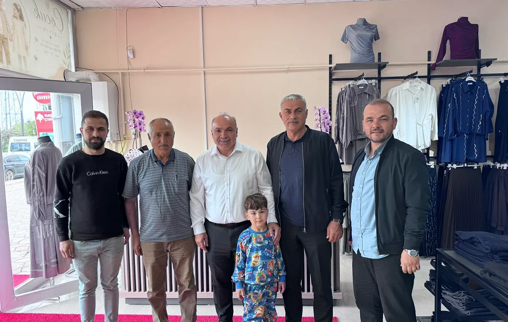 Boğazlıyan’da hizmete açılan Modam Rabia Butik’i ziyaret eden belediye başkanları,