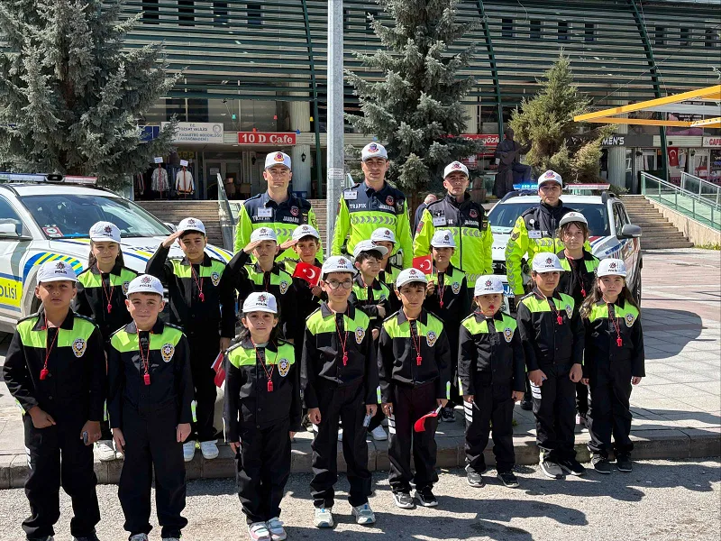 Yozgat İl Jandarma Komutanlığı ekipleri, Trafik Haftası kapsamında il genelinde