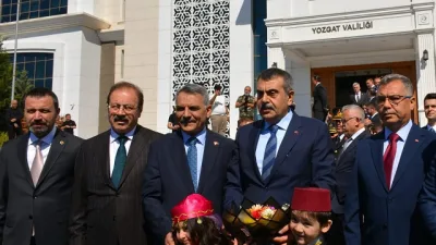 Millî Eğitim Bakanı Yusuf Tekin, Yozgat’ta gerçekleştirdiği ziyaretlerde eğitim yatırımları
