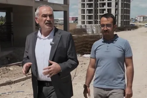 Boğazlıyan Belediye Başkanı Gökhan Coşar, Yuvam Konutları Projesi'nde kaba inşaatın