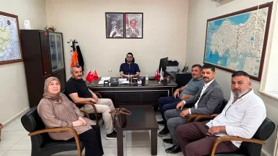 Hacı Yıldırım, Kadın Kolları Başkanı Gürcü Yalçın ve yönetim kurulu